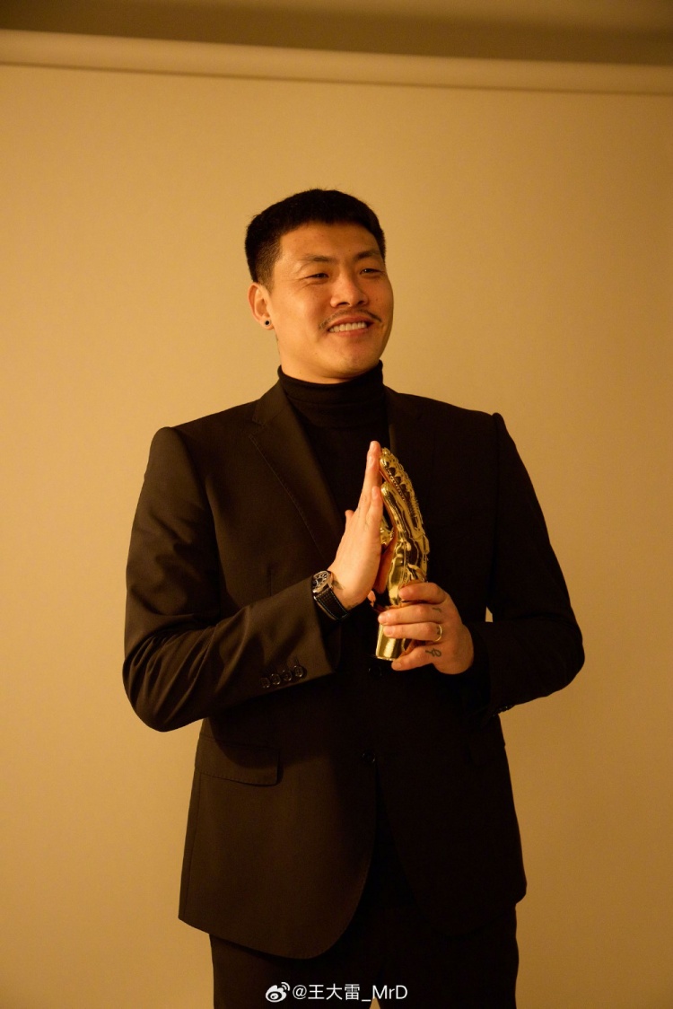 獲中國足球金手套獎,王大雷發(fā)文:既是榮譽也是鞭策自己的動力