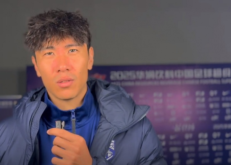 劉奕鳴:今年新援很多還需要磨合期,保持狀態(tài)相信下一場能拿下