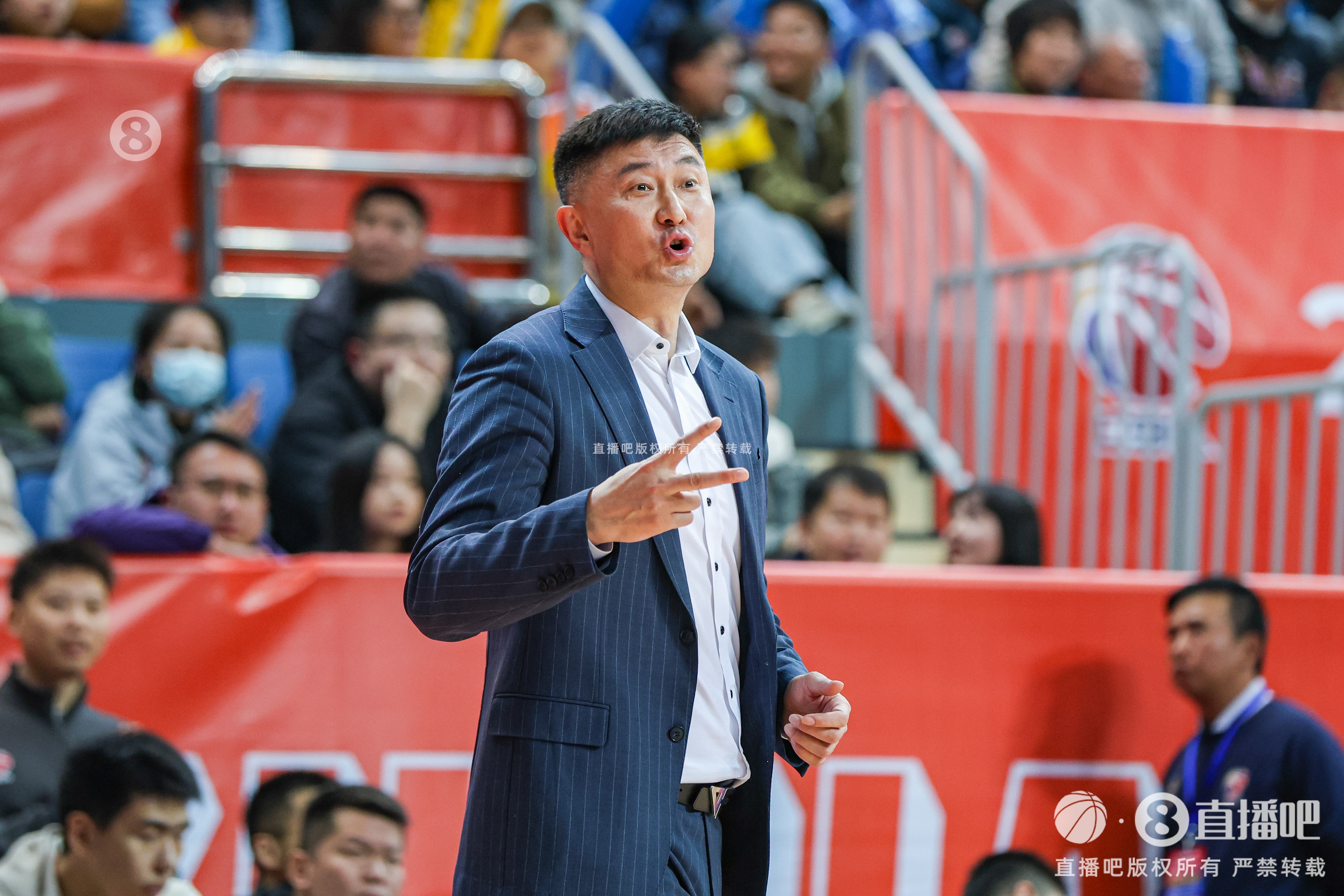 杜鋒:球隊磨合還需提升 季后賽強度很高 需要保持適應(yīng)的狀態(tài)